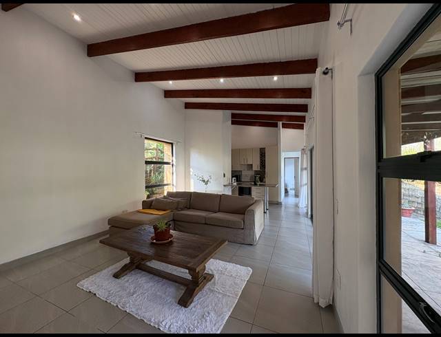 3 BEDROOM FREESTANDING FOR SALE IN PALM LAKES ESTATE